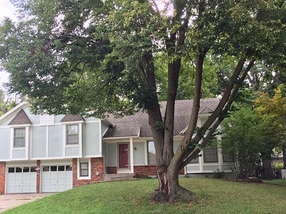 Excellent curb appeal- Freshly painted exterior. new fence