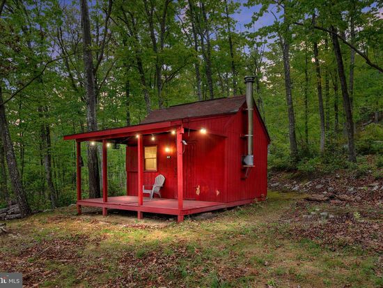 551 Sawlog Rd, Gore, VA 22637
