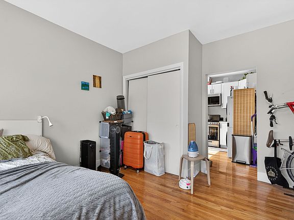 5th image of 1576 Cambridge St #3L