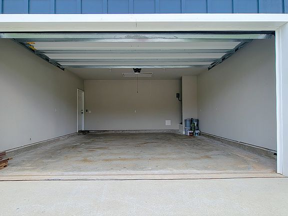 2nd image of 3924 Shady Grove Dr