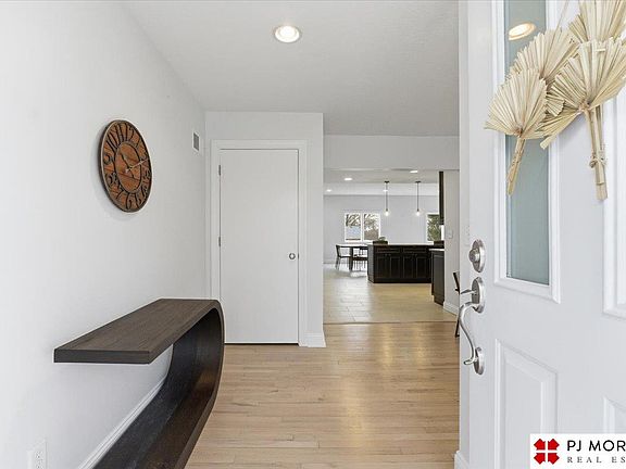 3rd image of 11717 Hickory Rd