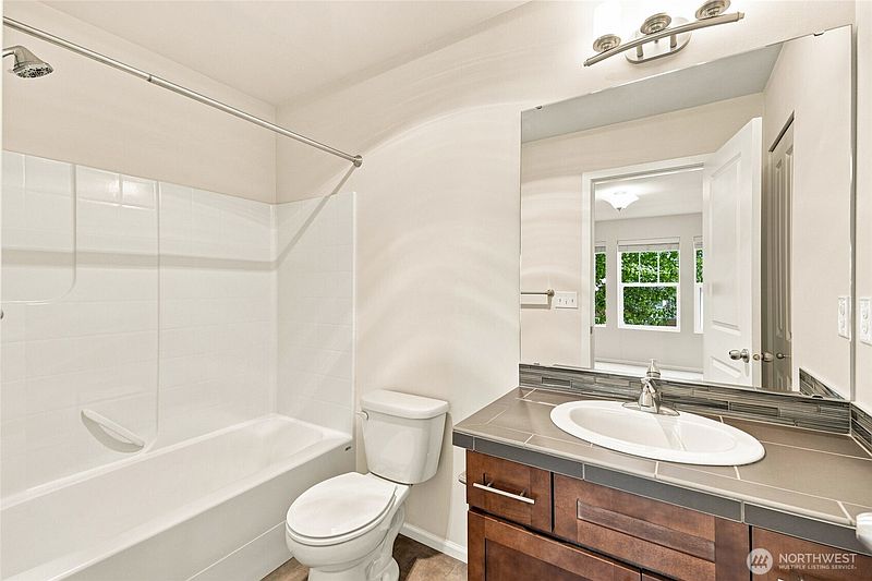 5th image of 11208 19TH Drive SE