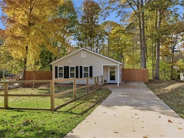 2690 Fairlane Dr, Cumming, GA 30041