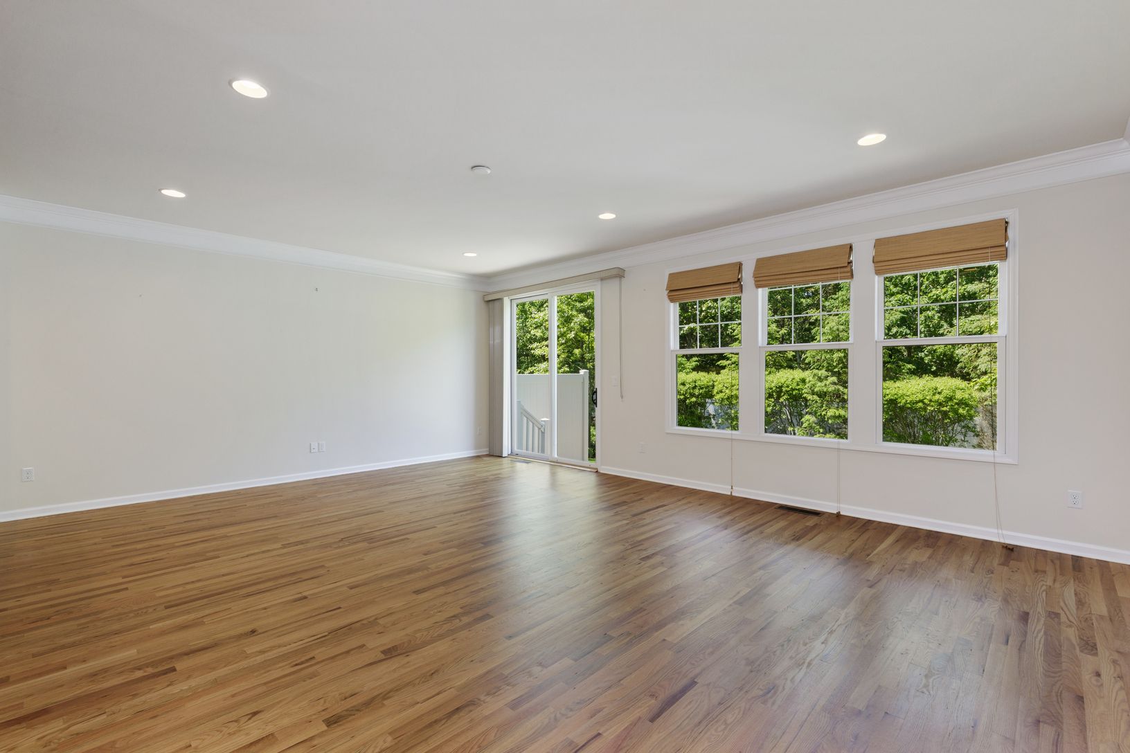  Bright Living Room WIth Patio Access