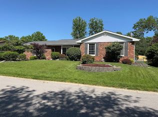 5305 Dover Dr, Godfrey, IL 62035