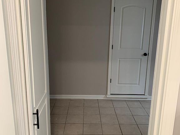 3rd image of 418 E Claude St