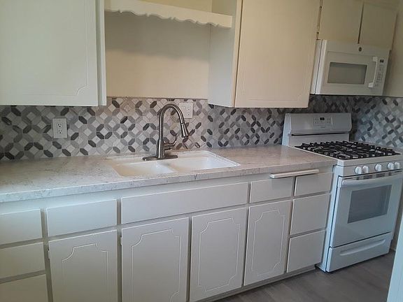 5th image of 71 N Roosevelt Ave #5