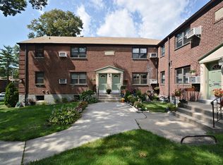 24501 62nd Ave, Flushing, NY 11362