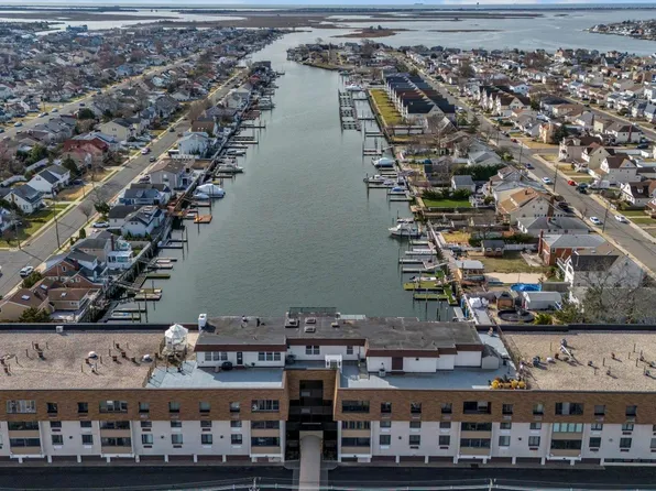 31 Casino Street #PH, Freeport, NY 11520