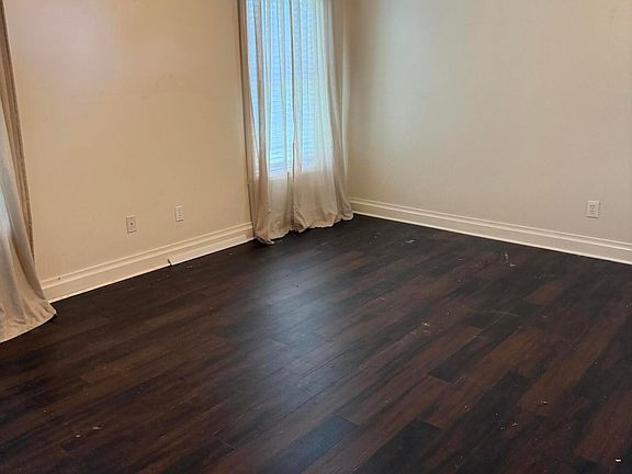 2nd image of 308 Creekside Dr