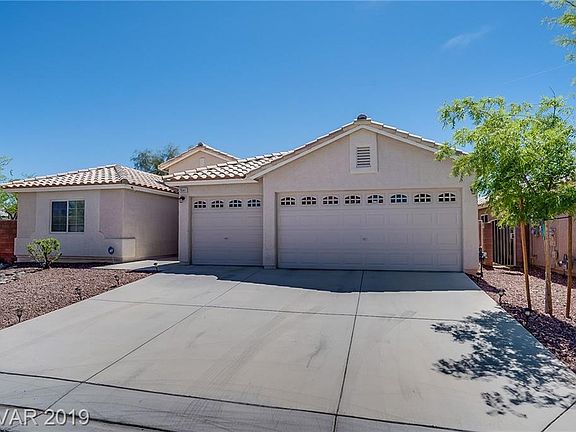 3rd image of 2641 Blue Ave