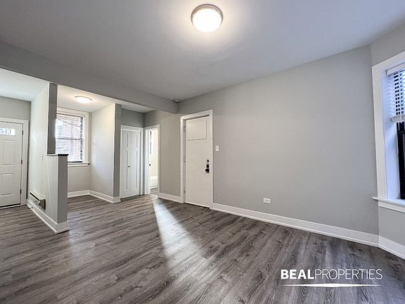 3rd image of 4411 N Wolcott Ave #B1