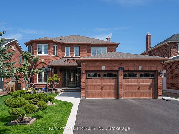 3rd image of 27 Golden Meadow Rd