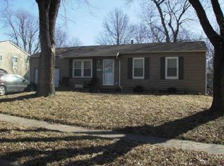 1213 N Swope Dr, Independence, MO 64056