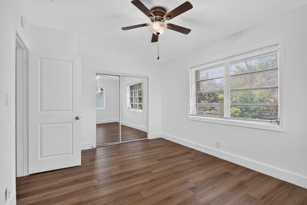 1181 NE 23rd Ter APT 11, photo 8