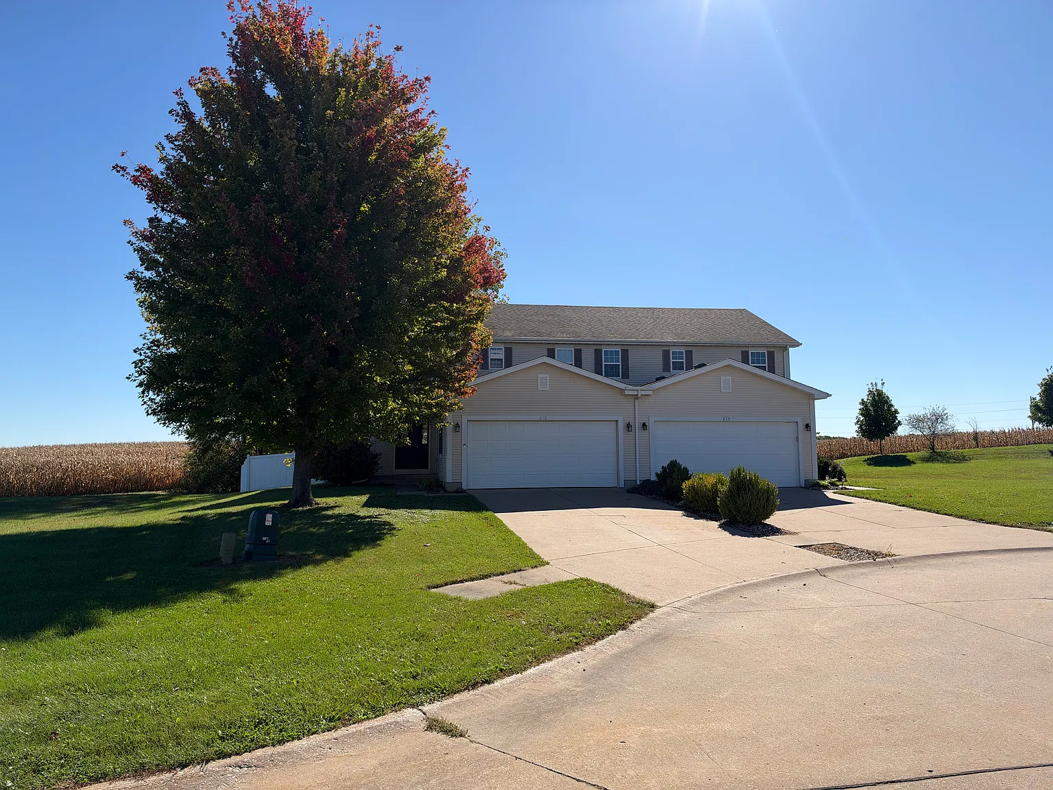 213 Misty Ln — Photo 2