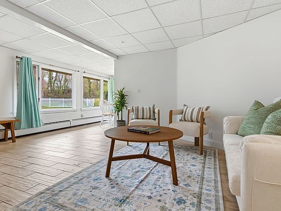 3rd image of 6 Mount Locust Pl #2