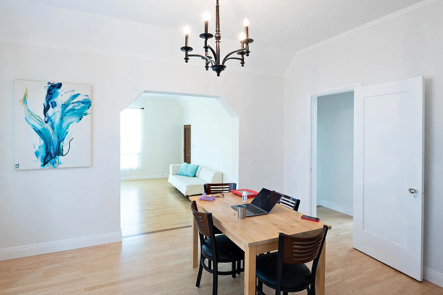 3 bed, 1430 sqft, $4,200 — Photo 4