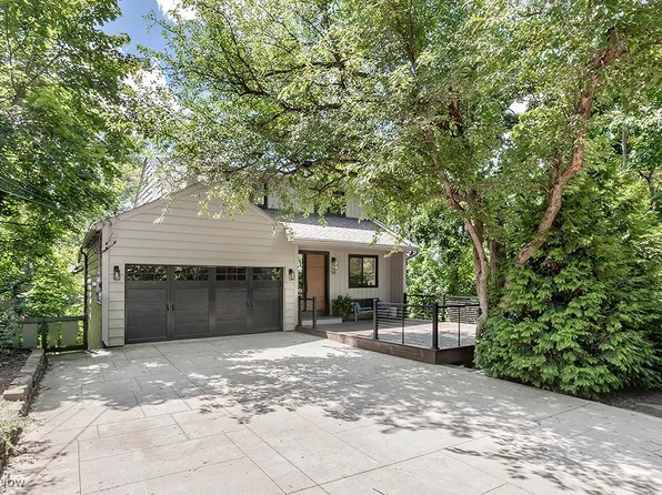 50 E Summit St, Chagrin Falls, OH 44022