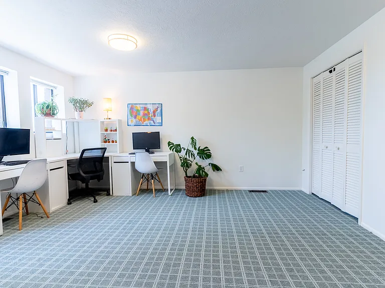 1041 Lamplighter Dr — Photo 32