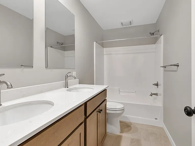 18531 Levee St — Photo 14