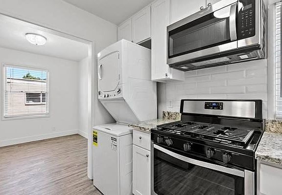 3rd image of 443 Thornally Dr #2