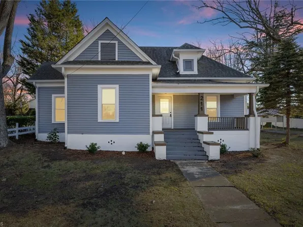 211 Walnut St, Thomasville, NC 27360