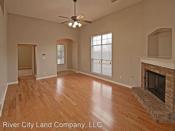 5th image of 7941 Baymeadow Cir N