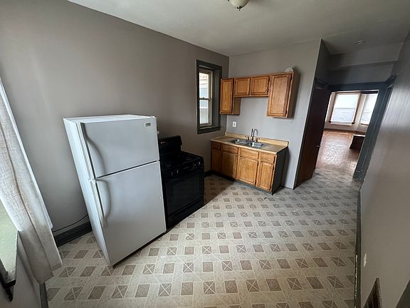 2nd image of 2126 S Lawndale Ave Unit 2