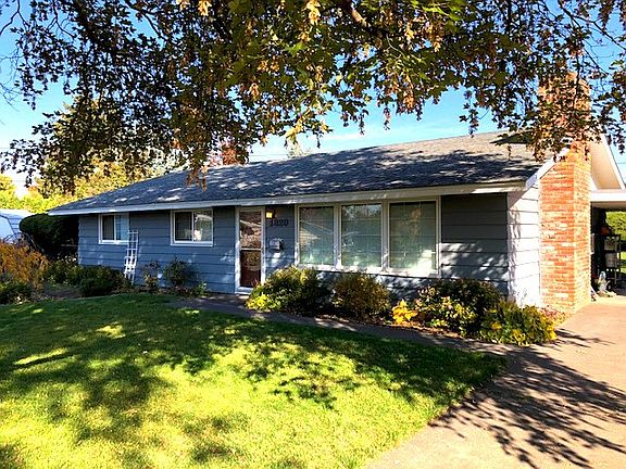 2nd image of 1829 Leonard Dr