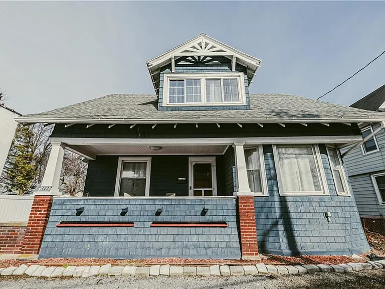122 E Henrietta Rd — Photo 5