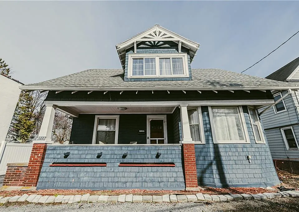 122 E Henrietta Rd