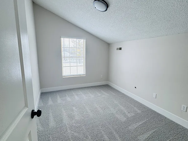 Parkmead Apartments — Photo 22