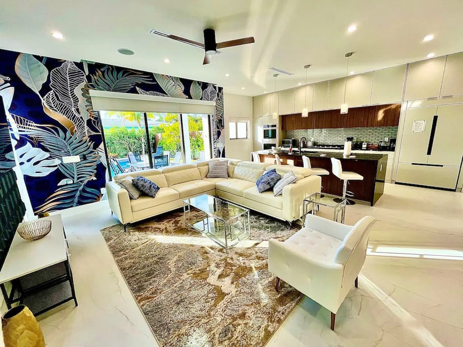 3 bed, 3.0 bath, 2992 sqft, $11,503 — Photo 1