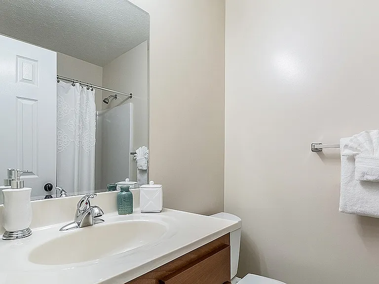 Rosewood - Bathroom 2