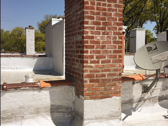 3rd image of 3320 Bainbridge Ave