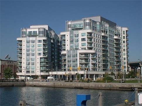 2nd image of 600 Queens Quay W #1028