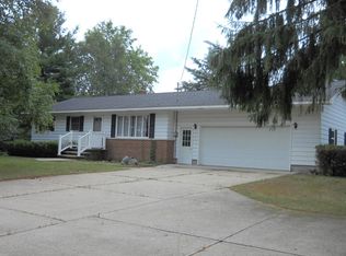 8576 E Colby Rd, Crystal, MI 48818