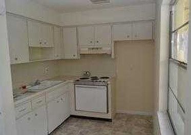 5th image of 332 Sky Loch Ct