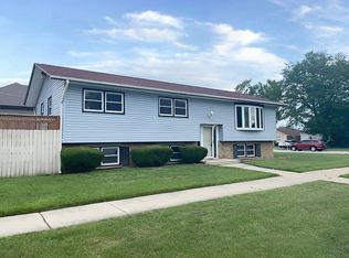 7824 S Lockwood Ave, Burbank, IL 60459