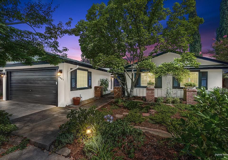 1st image of 8941 La Riviera Dr