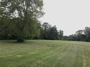 8555 Horseshoe Bend Rd, Ludlow Falls, OH 45339