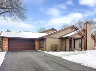 134 Indian Boundary Dr, Westmont, IL