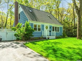 107 Whittier Pl, Port Jefferson, NY 11777