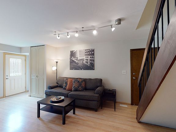 5th image of 2210 Dorchester Ct Unit 2210
