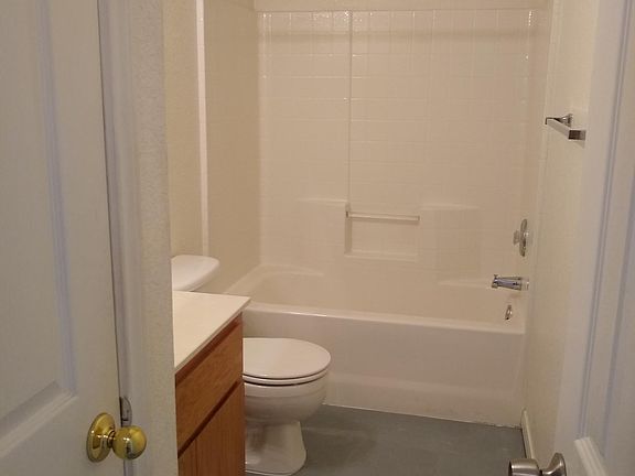 4th image of 3307 Alicante Ct #B