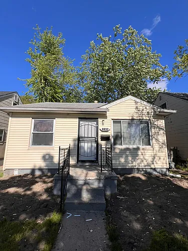 8832 Vaughan St Photo 1