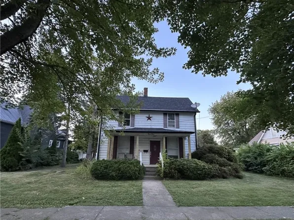 104 Stewart St, Rossville, IL 60963
