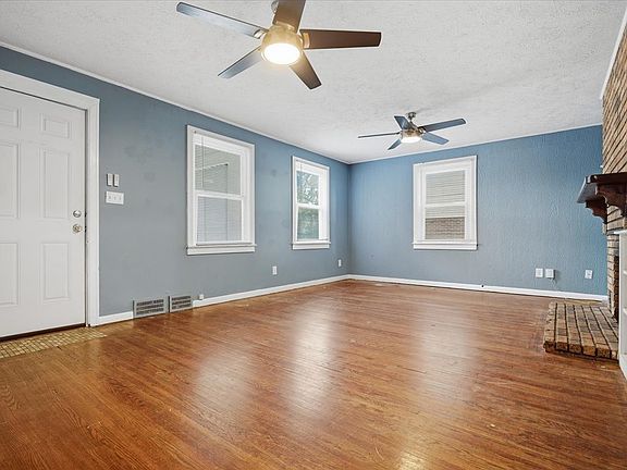 4th image of 1112 West Ave