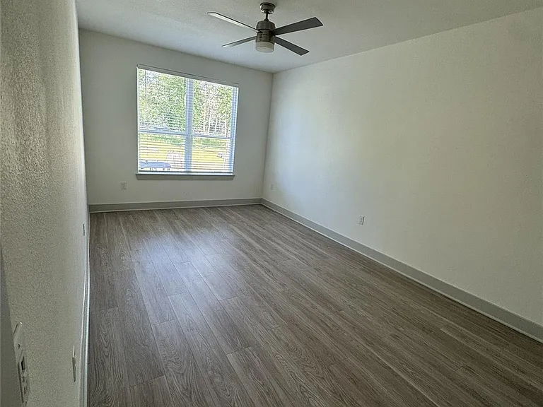 26244 Twin Oaks Rd — Photo 3